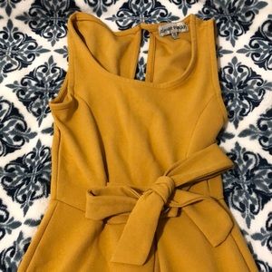 Jumpsuit yellow for teenagers!